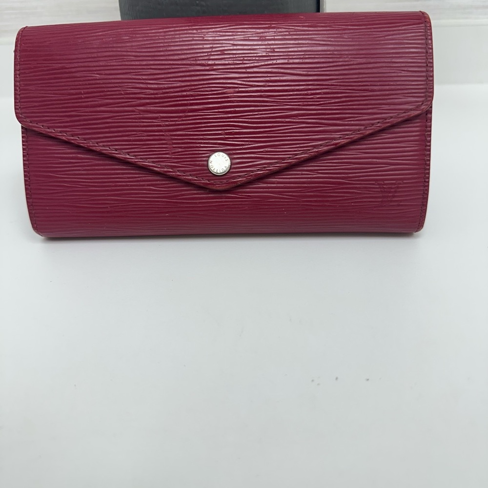 Louis Vuitton Textured Pink Wallet - Picture 15 of 15